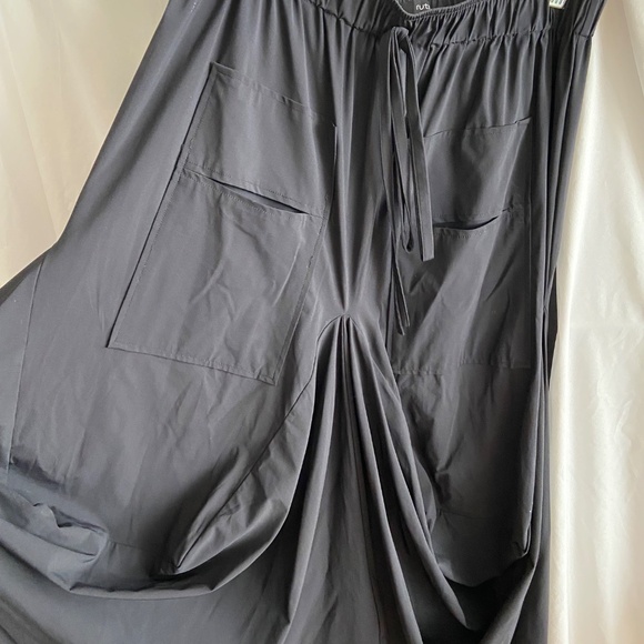 Ruti, The Go-To Skirt, black, medium - Picture 11 of 13